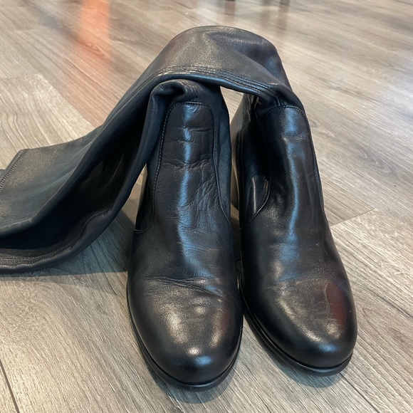 Stuart Weitzman Stretch Boot - Picture 6 of 9